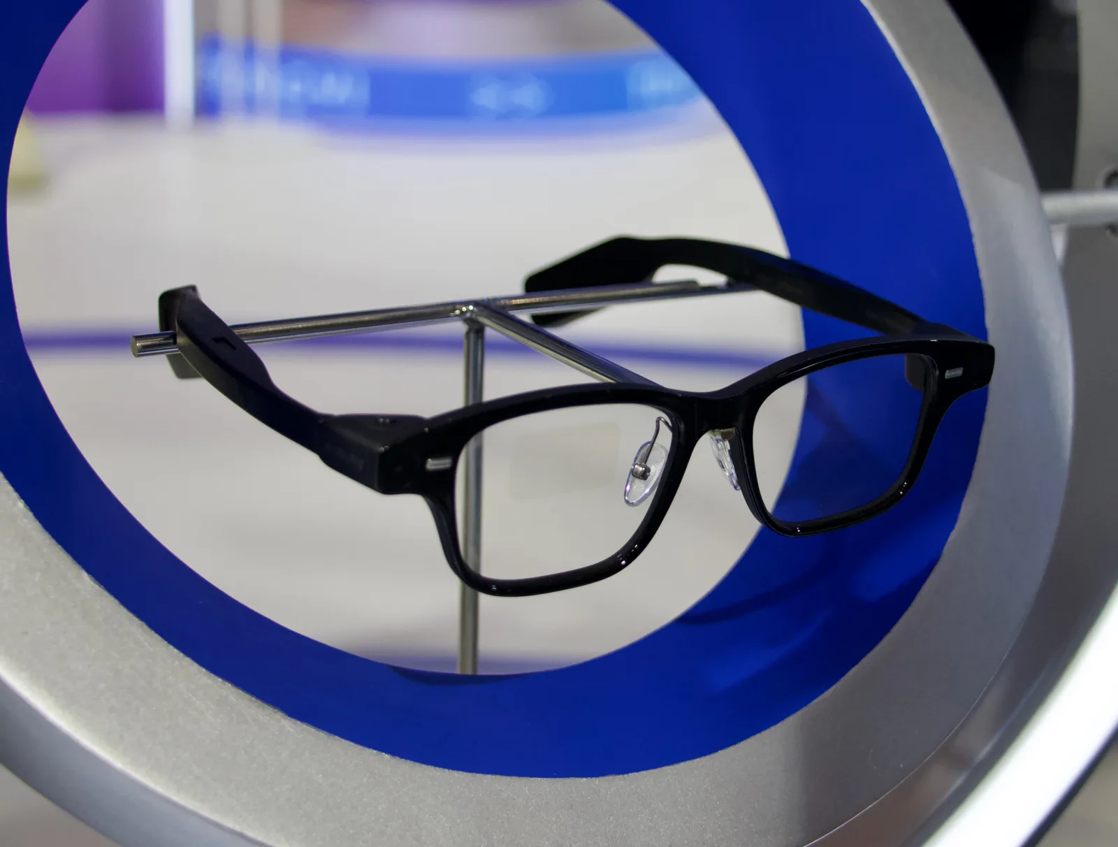 Alibaba's New Glasses Let You Pay With Your Eyes. They Go on Sale Tuesday.